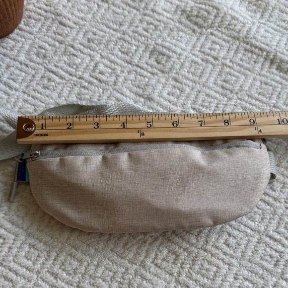 NWOT Therabody Light Gray Carry Pouch - Picture 5 of 8